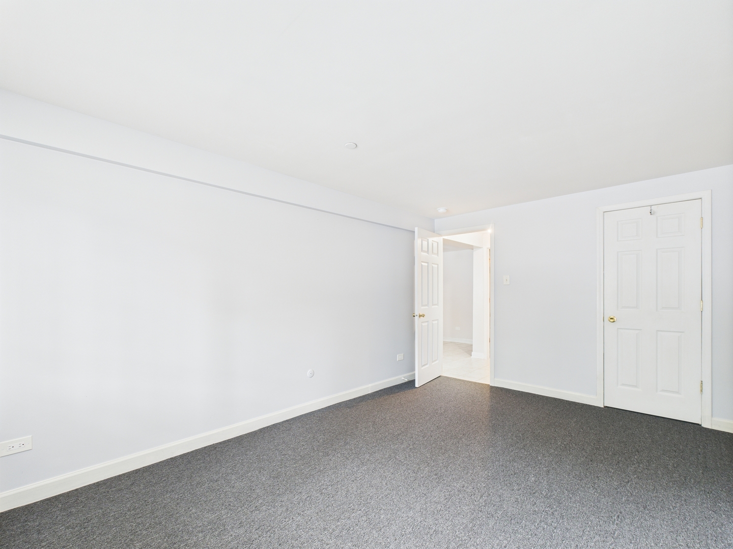 8810 BRIAR Course #1B, Des Plaines, IL 60016