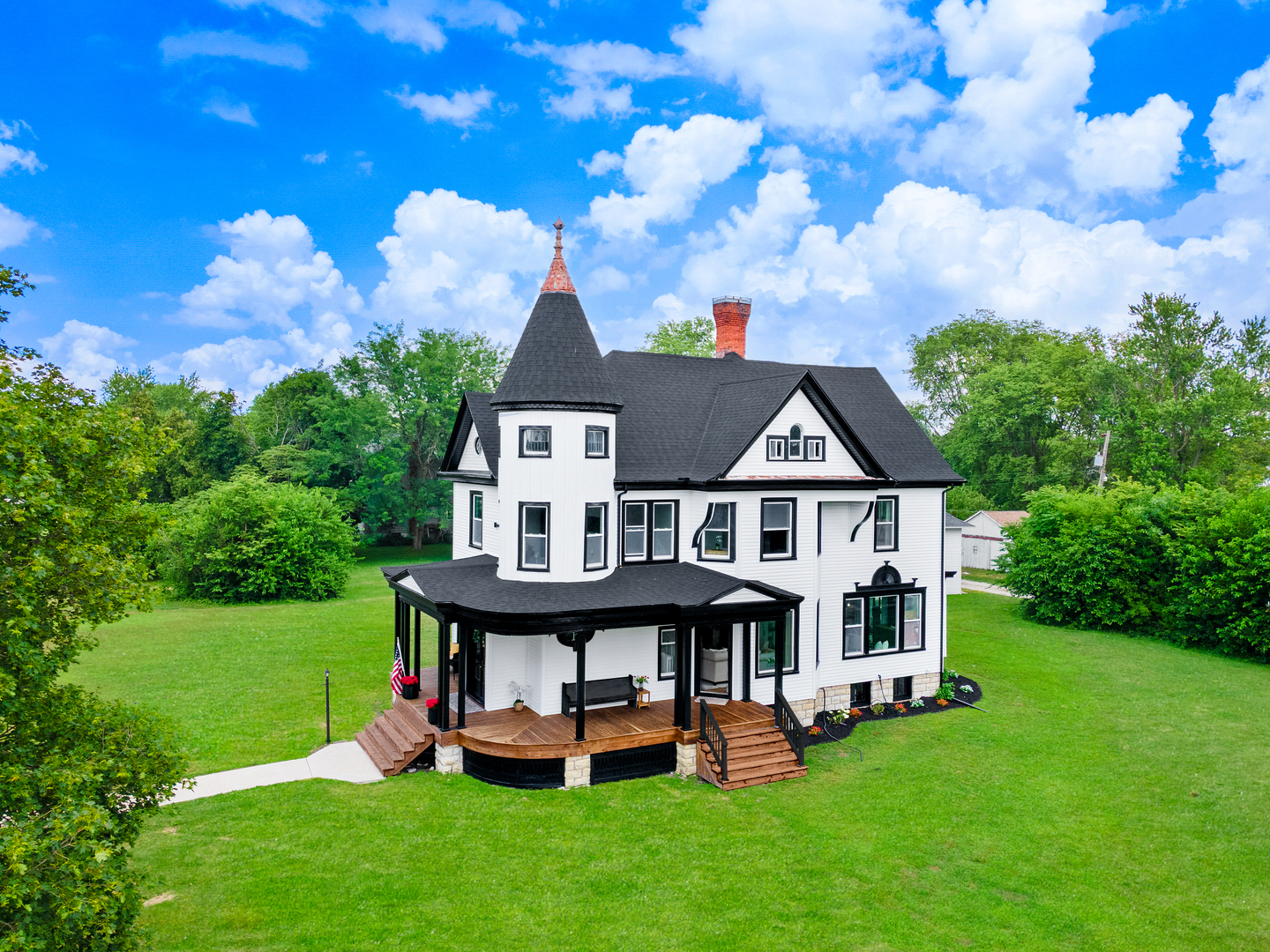 732 E Cemetery Avenue, Chenoa, IL 61726