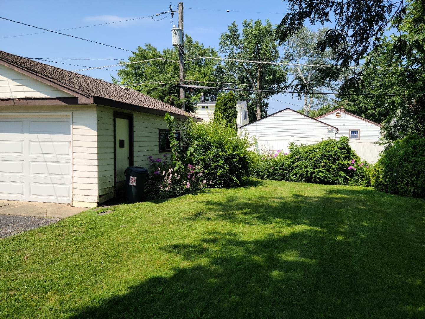 218 S Princeton Street, Addison, IL 60101
