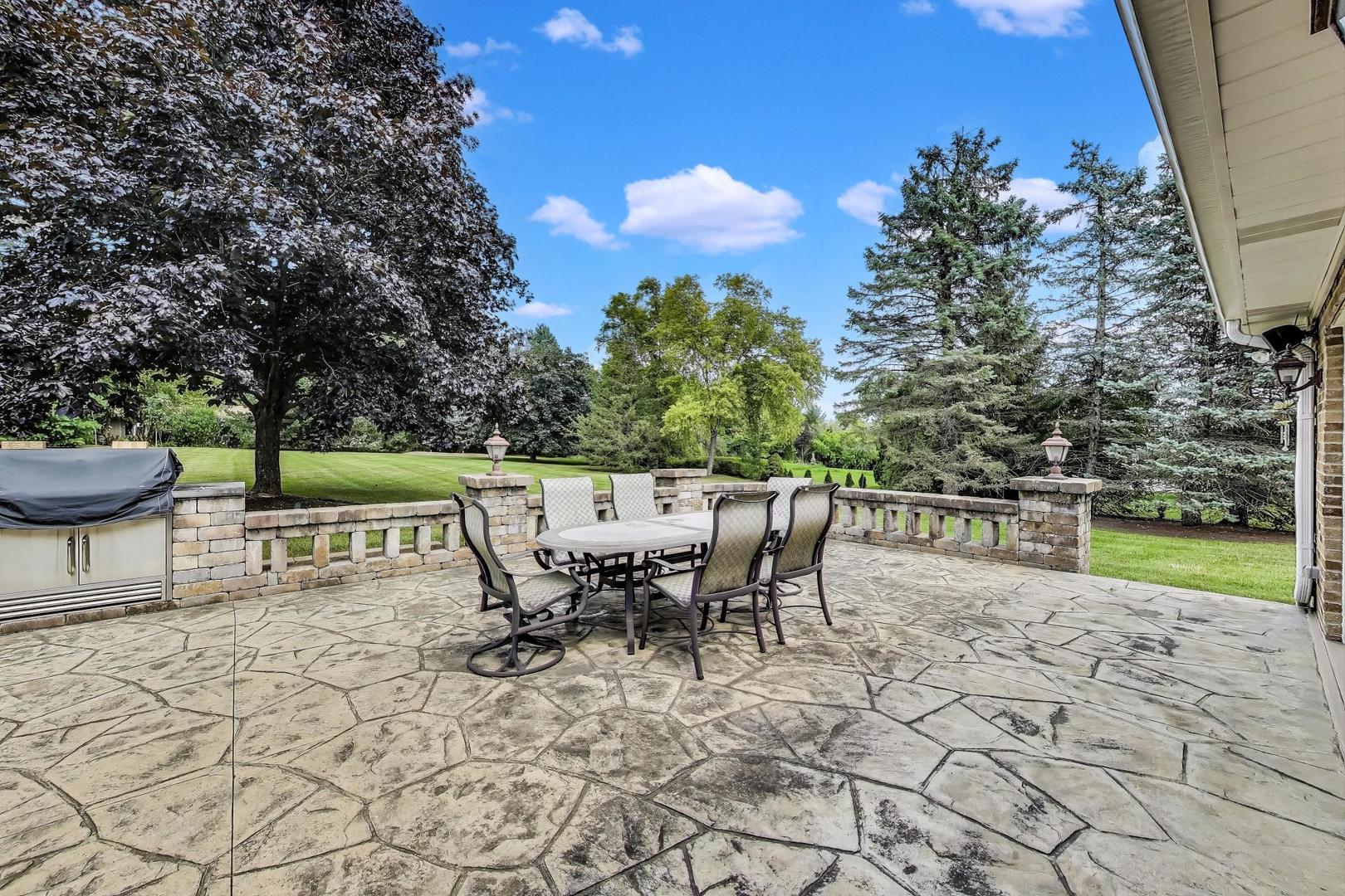 21070 W Columbia Court, Lake Zurich, IL 60047