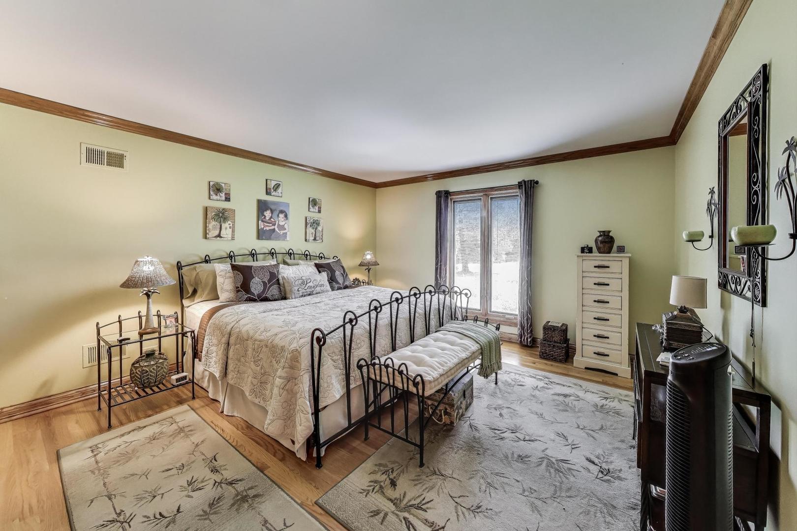21070 W Columbia Court, Lake Zurich, IL 60047
