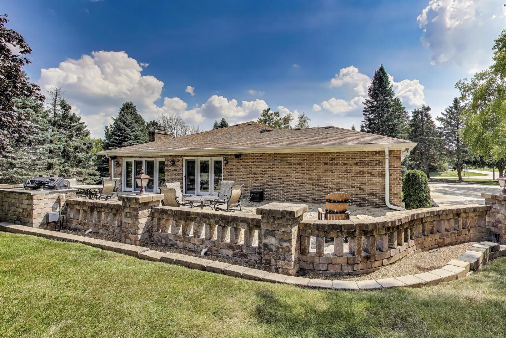 21070 W Columbia Court, Lake Zurich, IL 60047