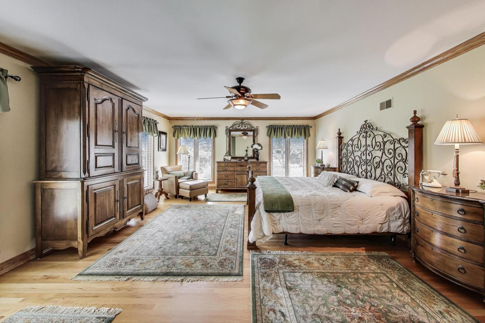 21070 W Columbia Court, Lake Zurich, IL 60047