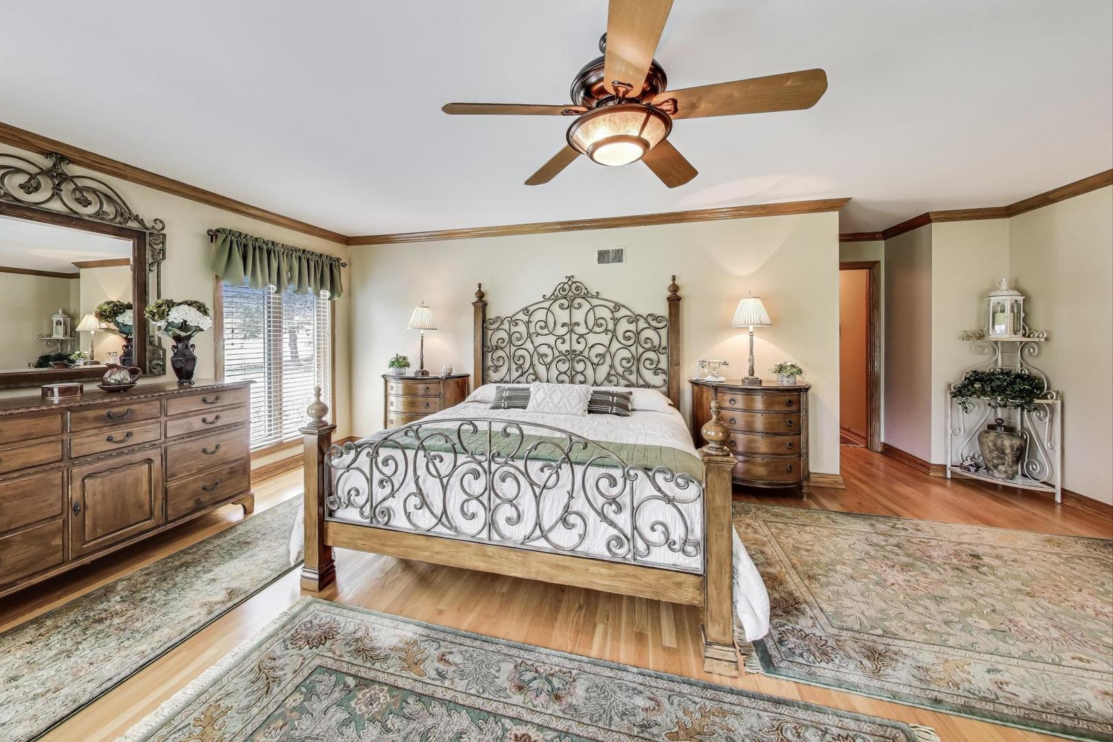 21070 W Columbia Court, Lake Zurich, IL 60047