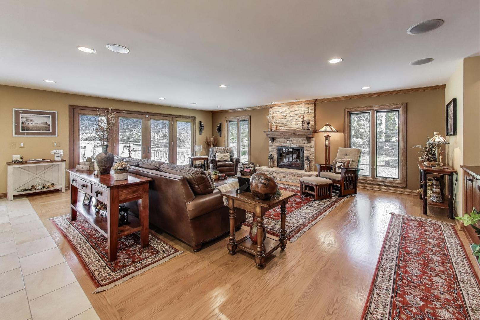 21070 W Columbia Court, Lake Zurich, IL 60047