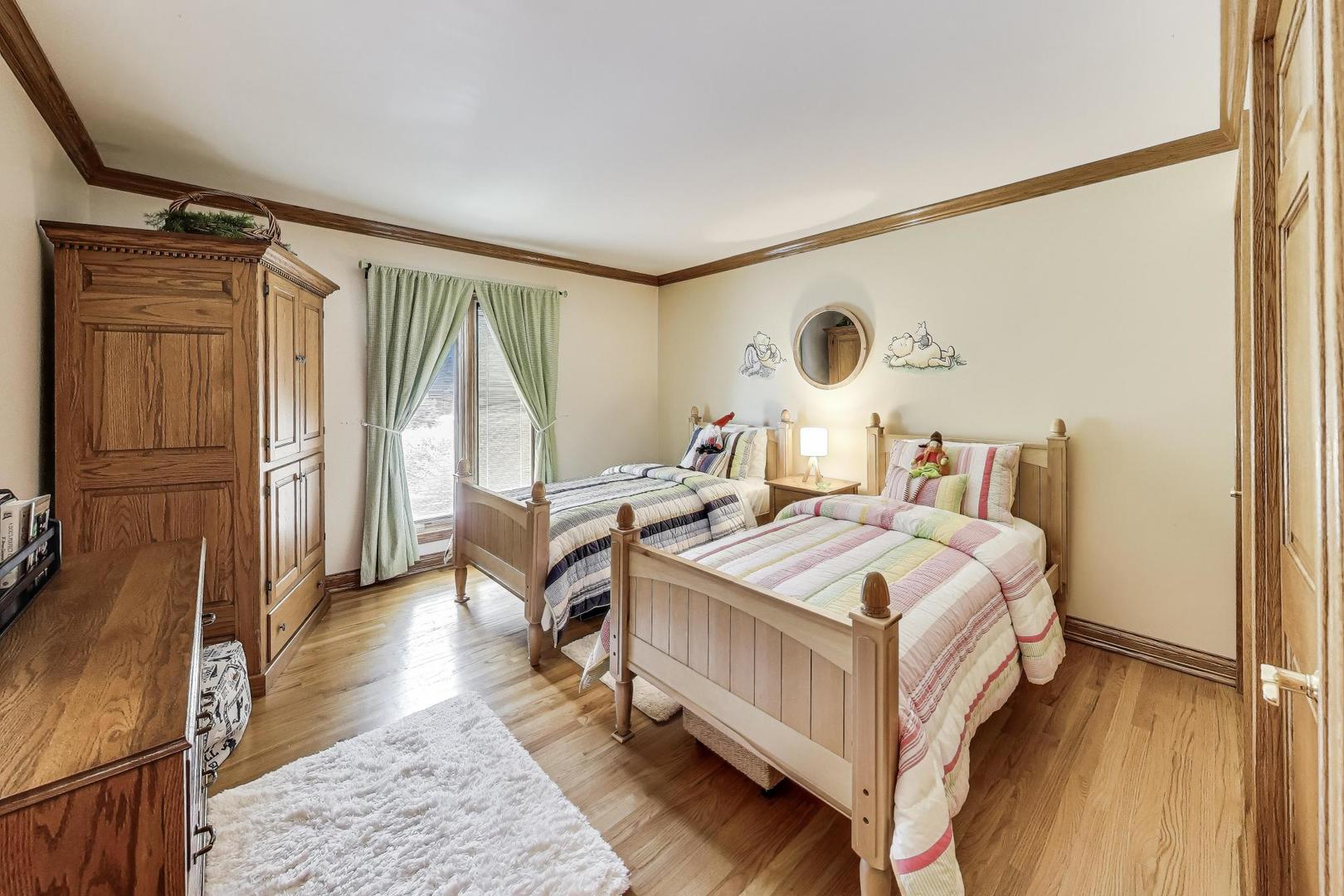 21070 W Columbia Court, Lake Zurich, IL 60047