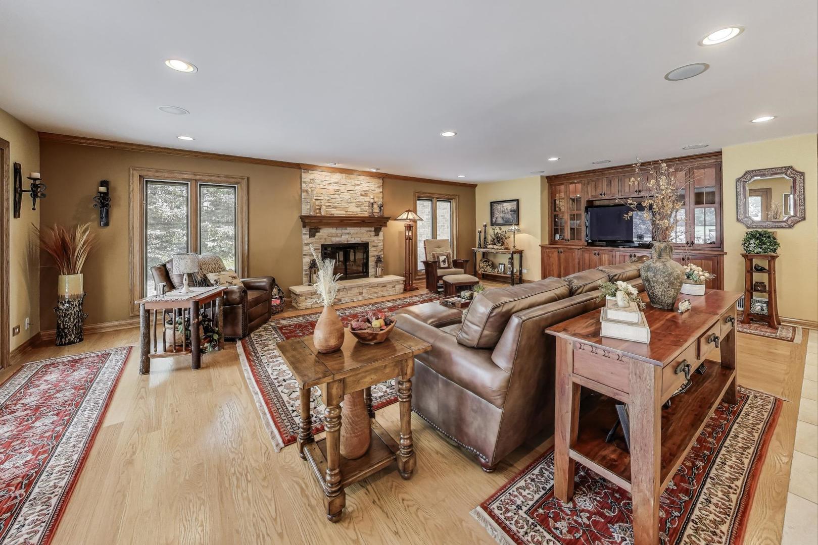21070 W Columbia Court, Lake Zurich, IL 60047