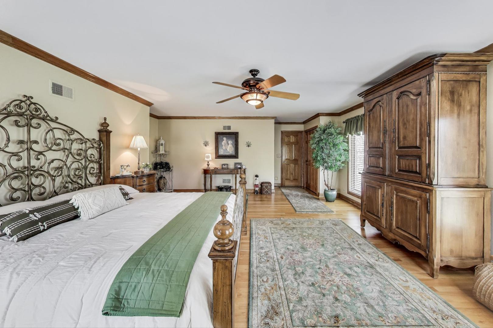 21070 W Columbia Court, Lake Zurich, IL 60047