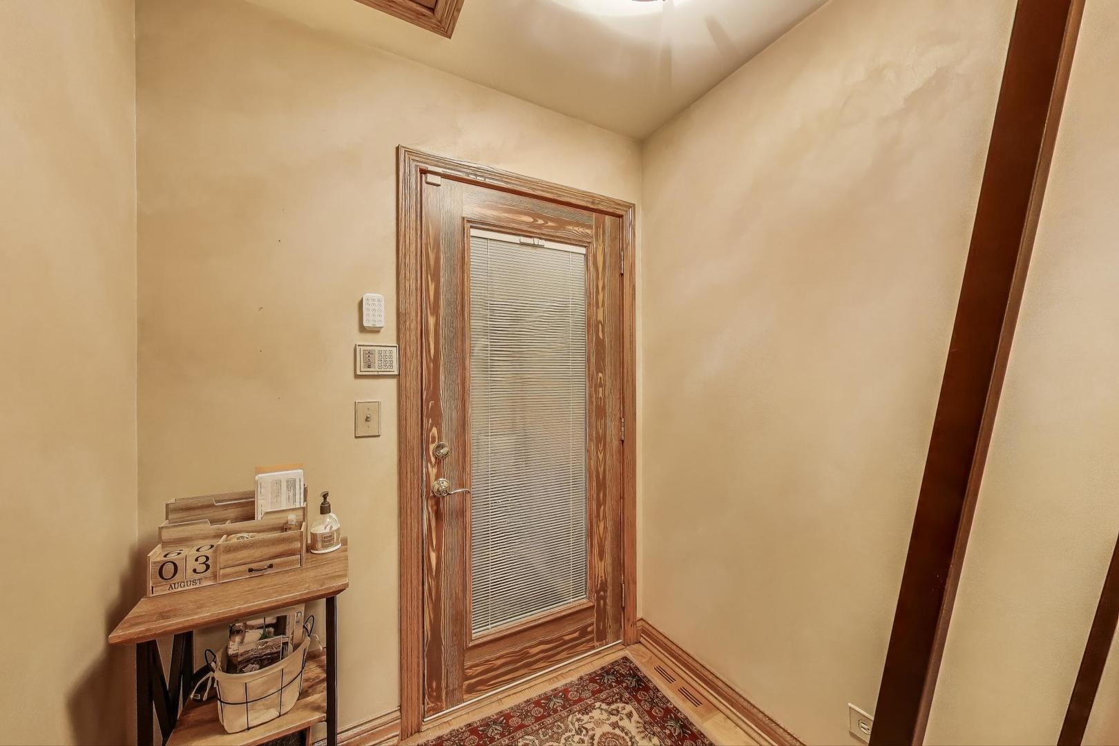 21070 W Columbia Court, Lake Zurich, IL 60047