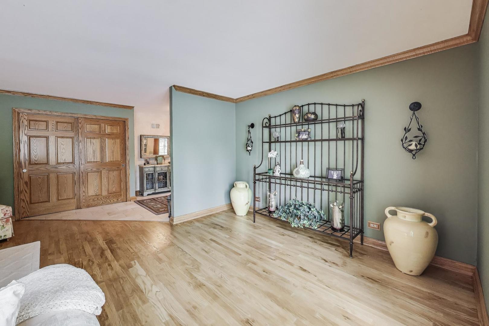 21070 W Columbia Court, Lake Zurich, IL 60047