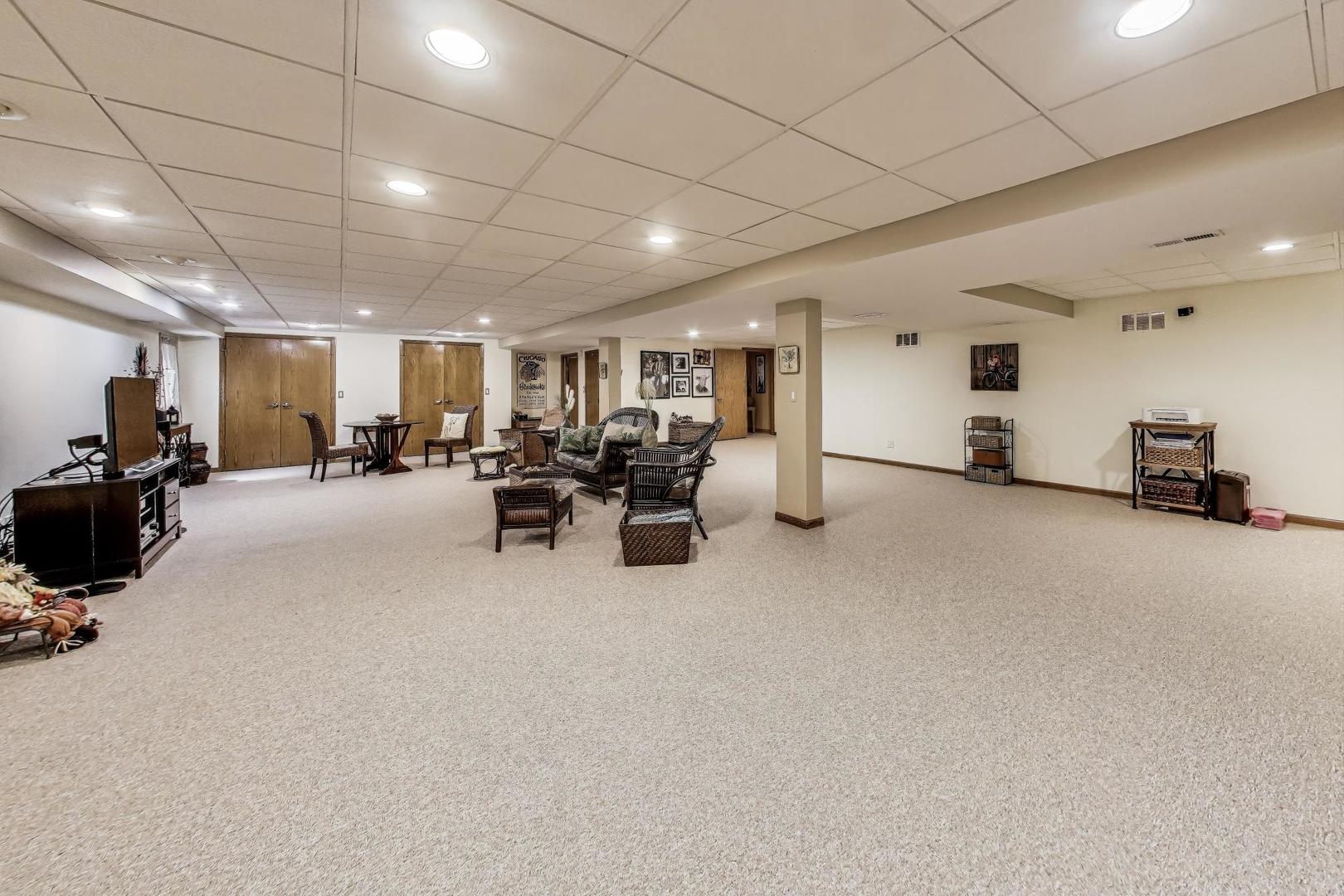 21070 W Columbia Court, Lake Zurich, IL 60047