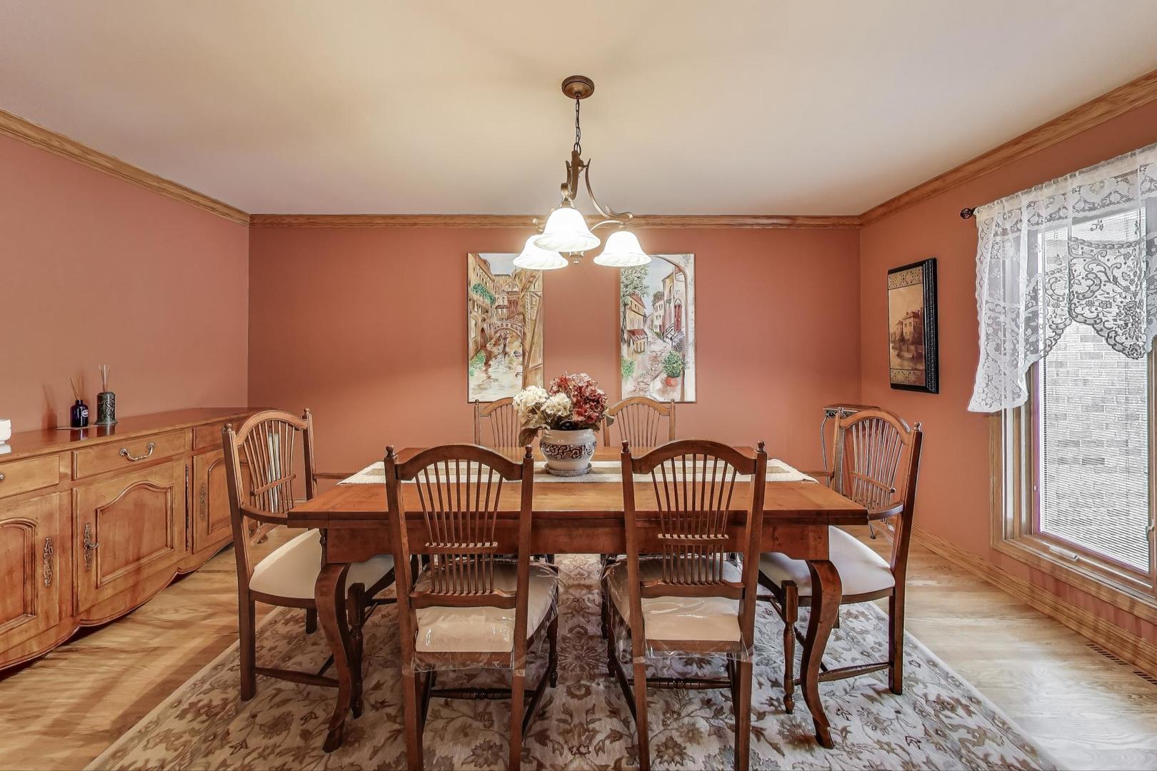21070 W Columbia Court, Lake Zurich, IL 60047