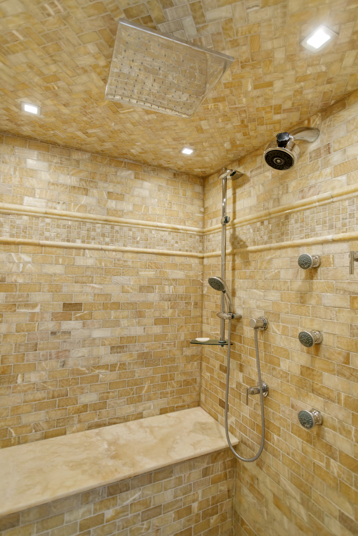 111 E Chestnut Street #24C, Chicago, IL 60611