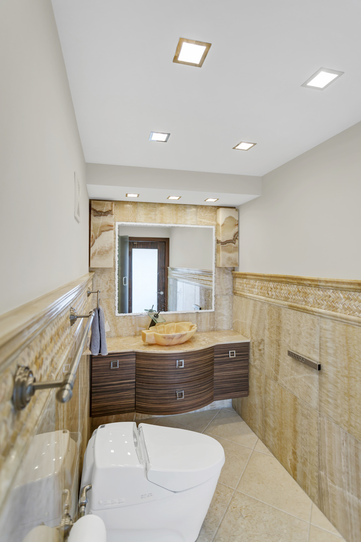 111 E Chestnut Street #24C, Chicago, IL 60611
