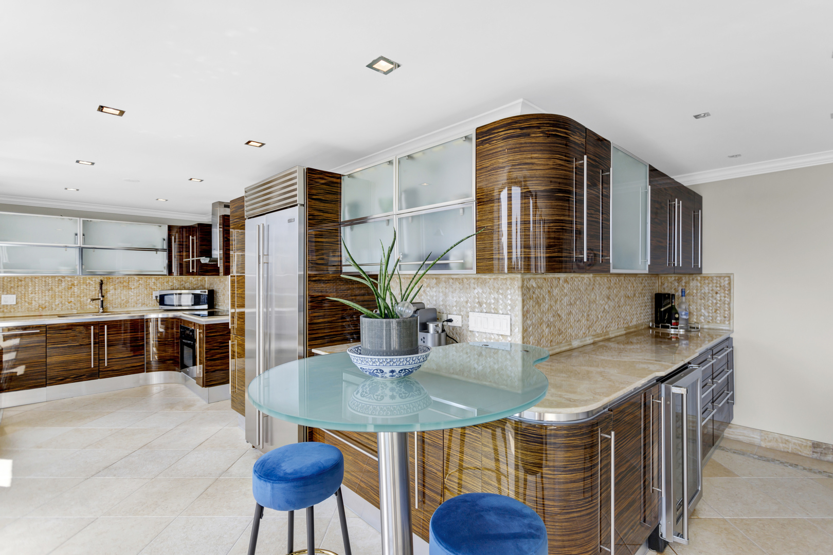 111 E Chestnut Street #24C, Chicago, IL 60611