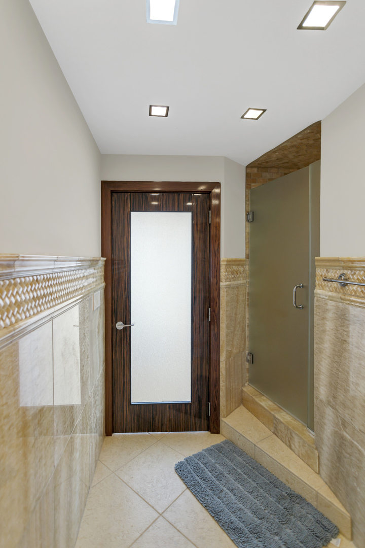 111 E Chestnut Street #24C, Chicago, IL 60611