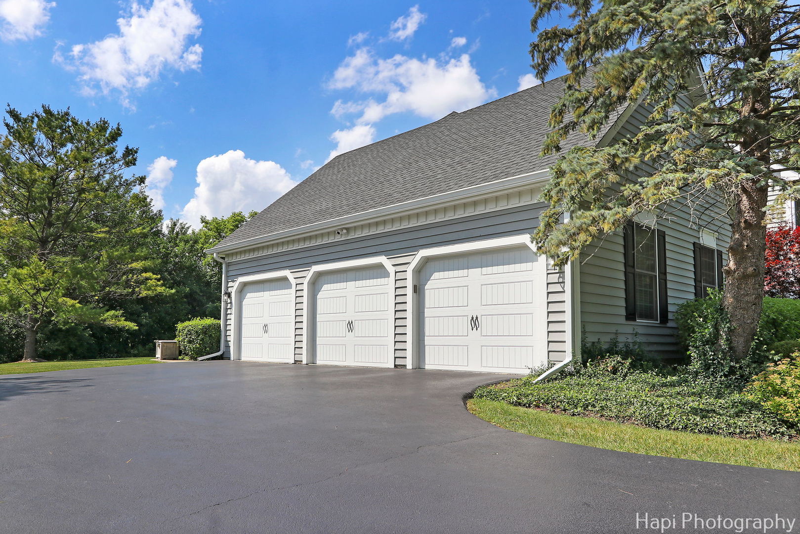 2340 Huntington Lakes Drive, Libertyville, IL 60048