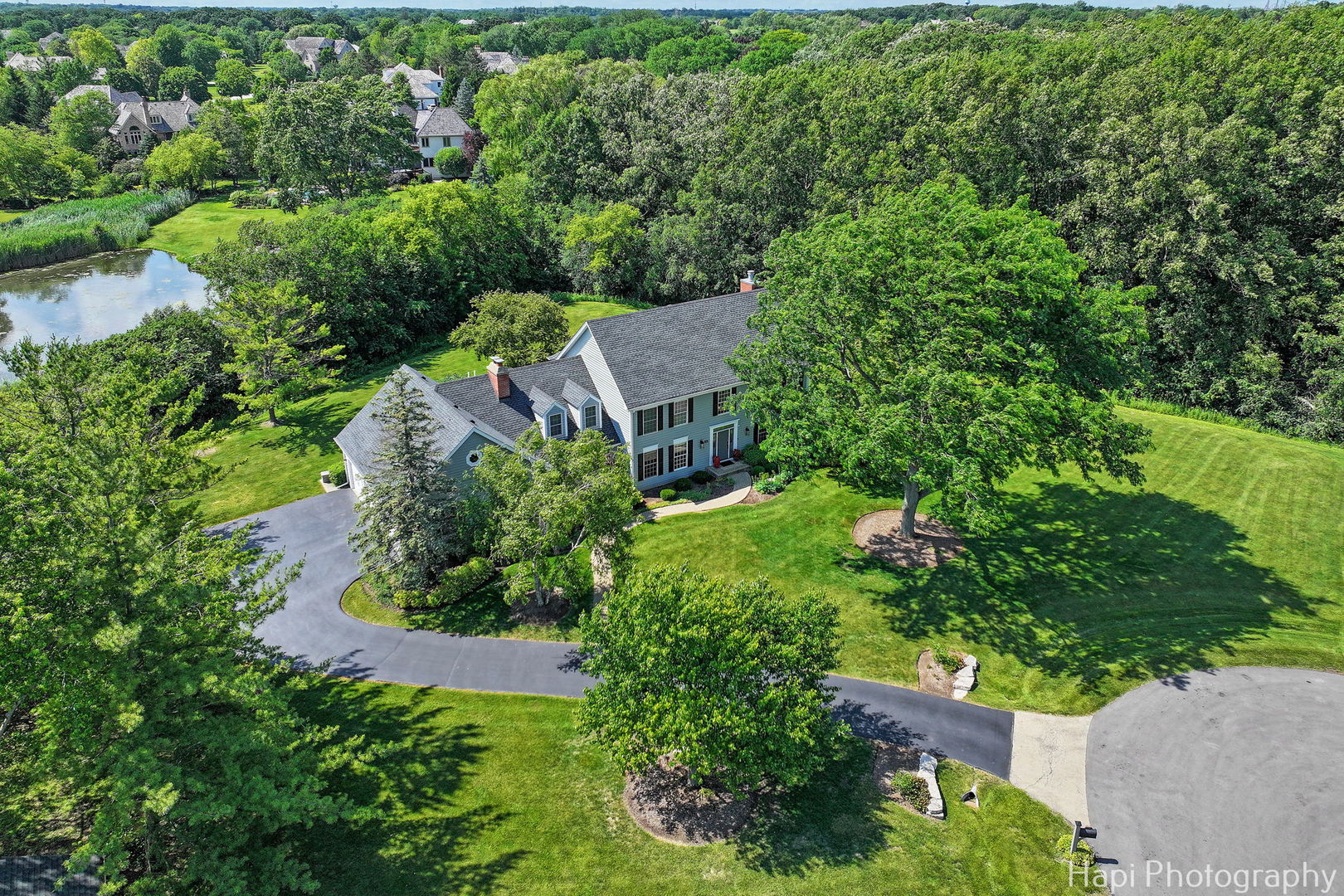 2340 Huntington Lakes Drive, Libertyville, IL 60048