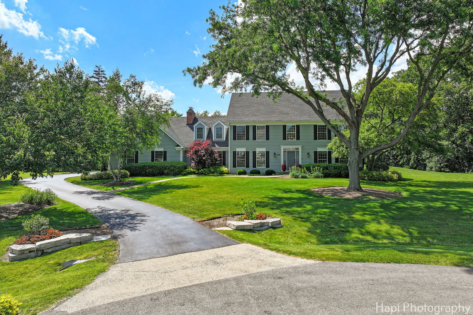 2340 Huntington Lakes Drive, Libertyville, IL 60048