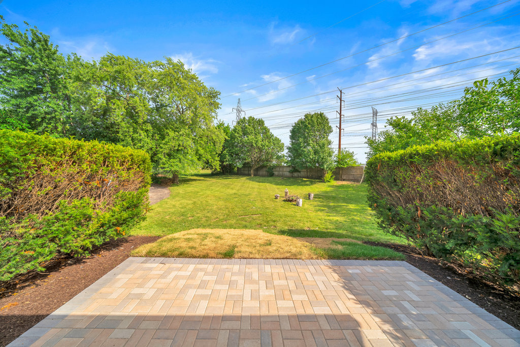 803 Oakton Avenue, Romeoville, IL 60446