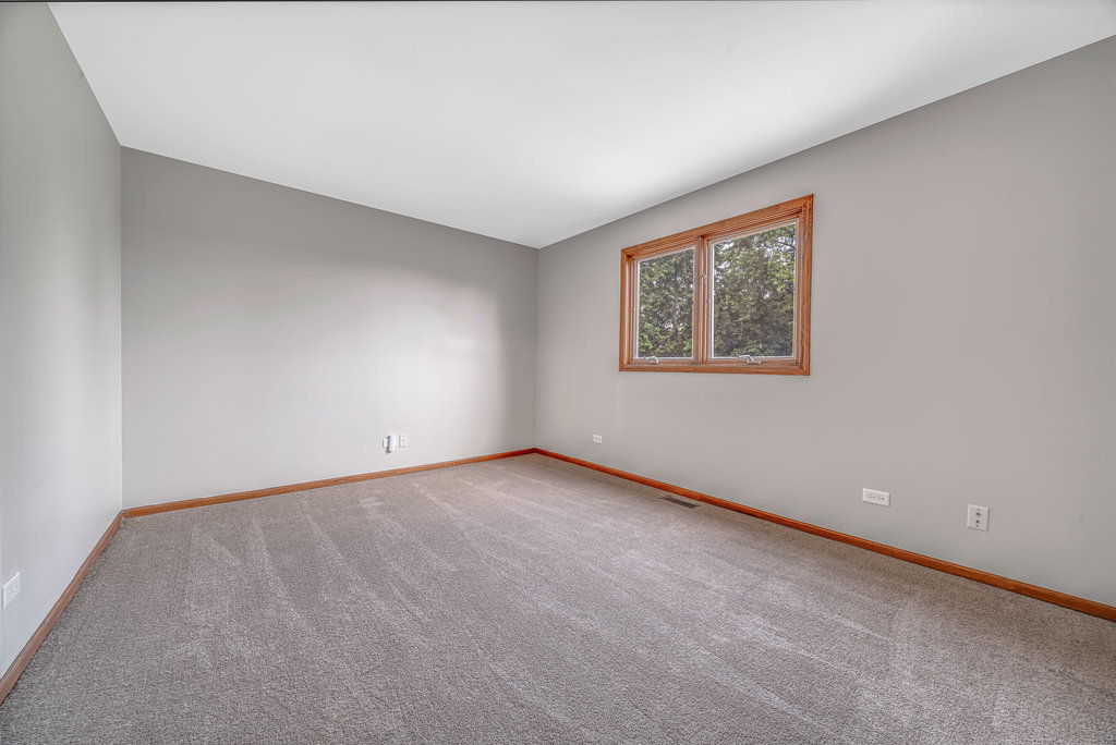 803 Oakton Avenue, Romeoville, IL 60446