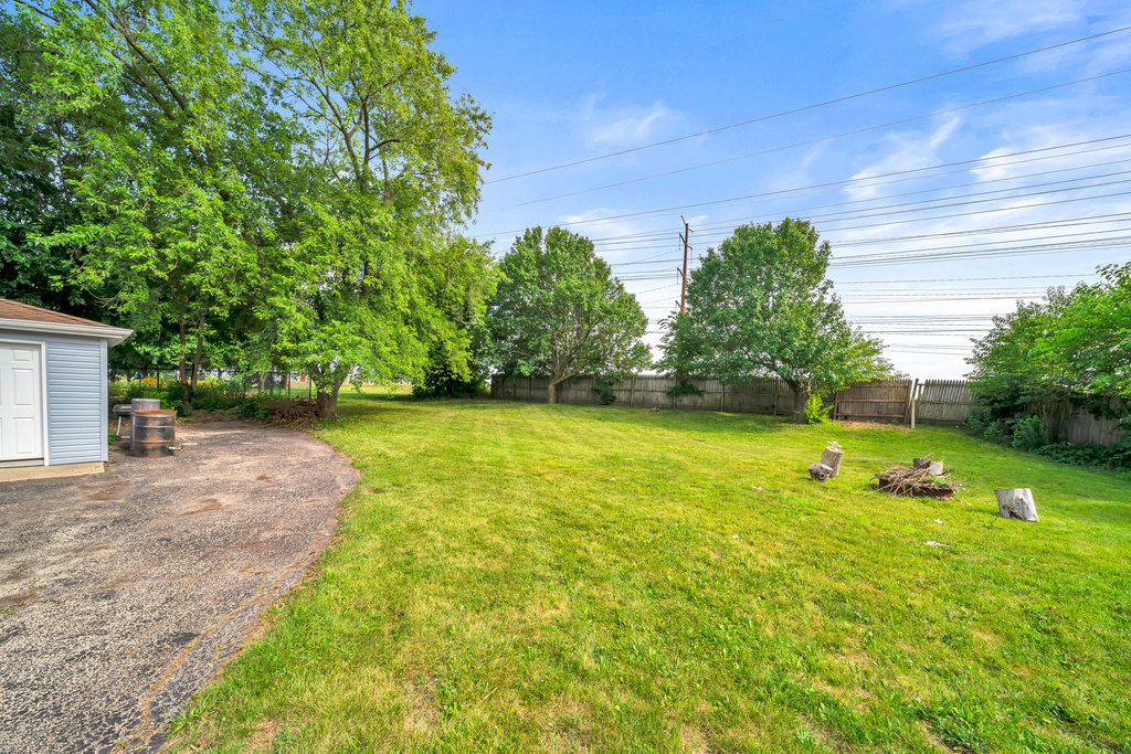 803 Oakton Avenue, Romeoville, IL 60446