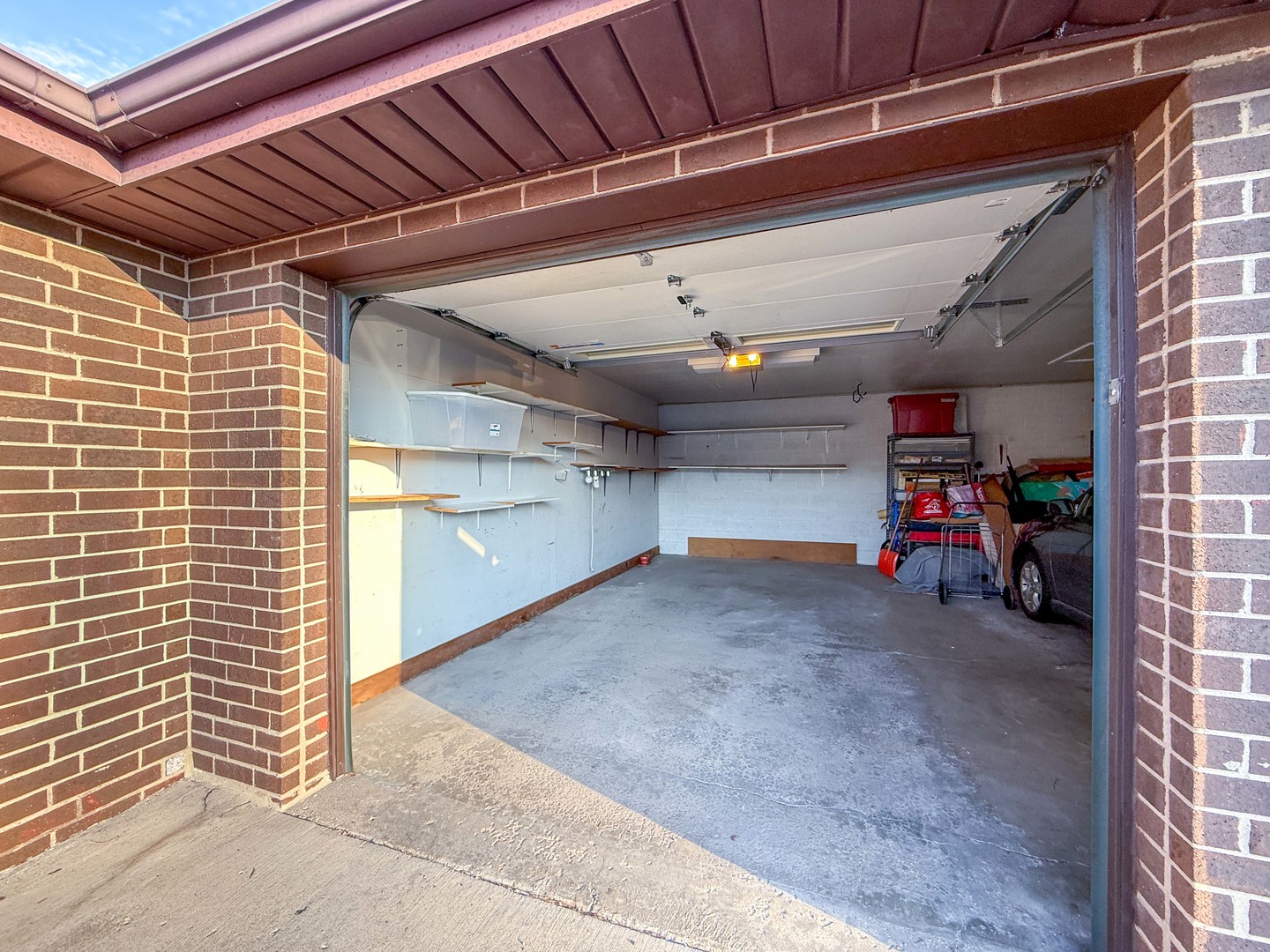 915 N York Street #403, Elmhurst, IL 60126