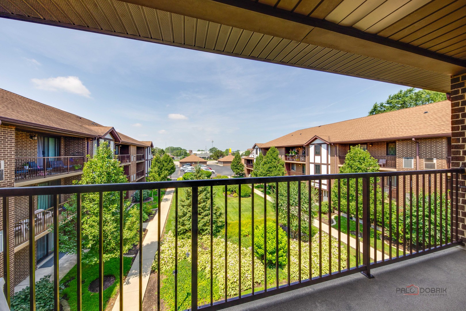 915 N York Street #403, Elmhurst, IL 60126