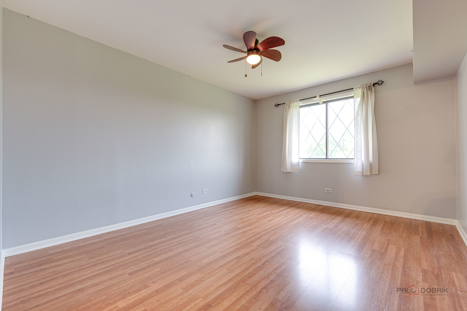 915 N York Street #403, Elmhurst, IL 60126