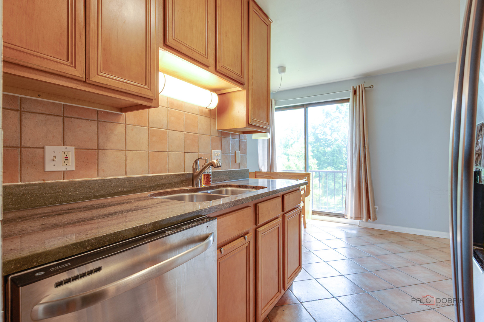 915 N York Street #403, Elmhurst, IL 60126