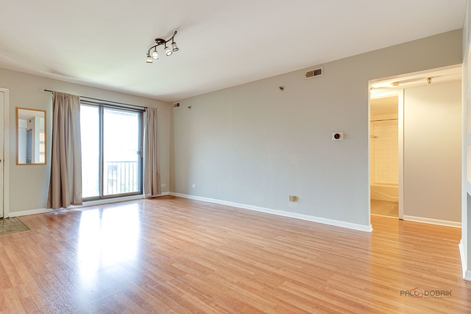 915 N York Street #403, Elmhurst, IL 60126