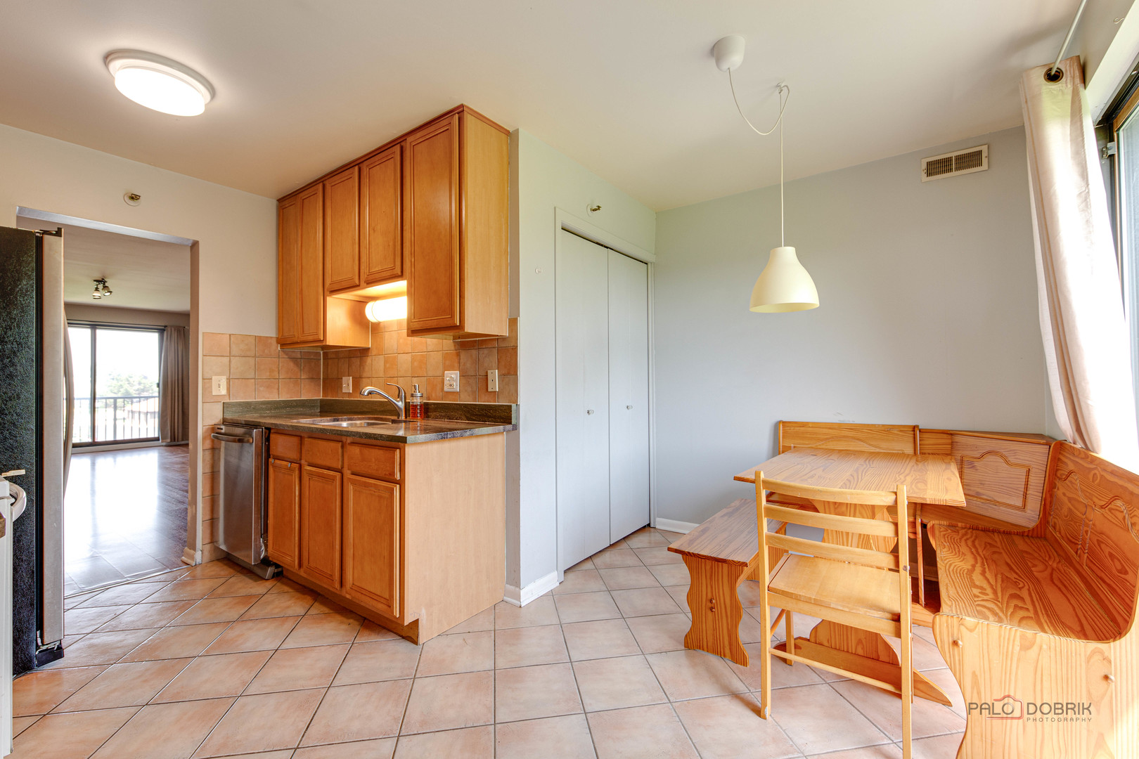 915 N York Street #403, Elmhurst, IL 60126