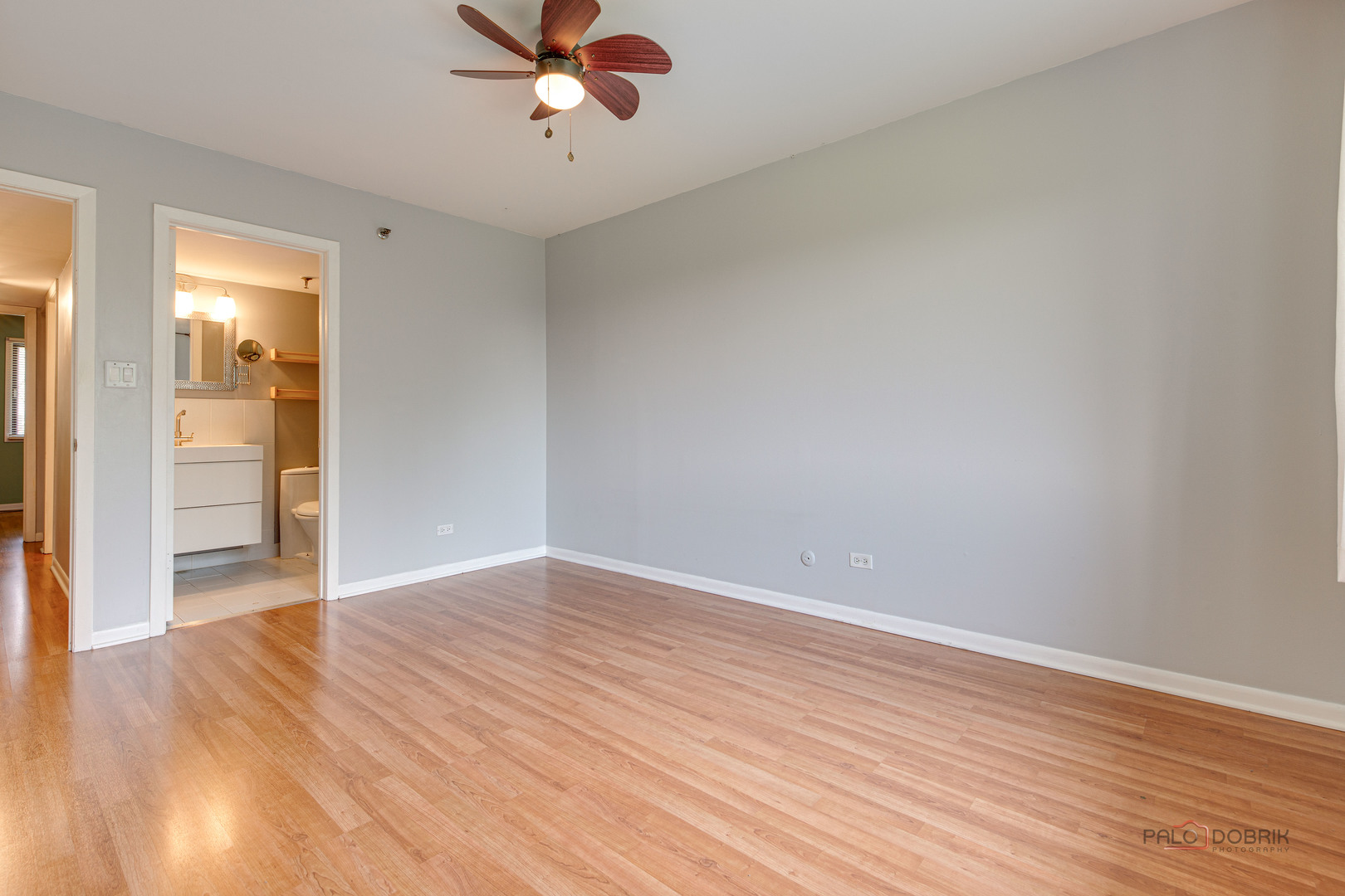 915 N York Street #403, Elmhurst, IL 60126