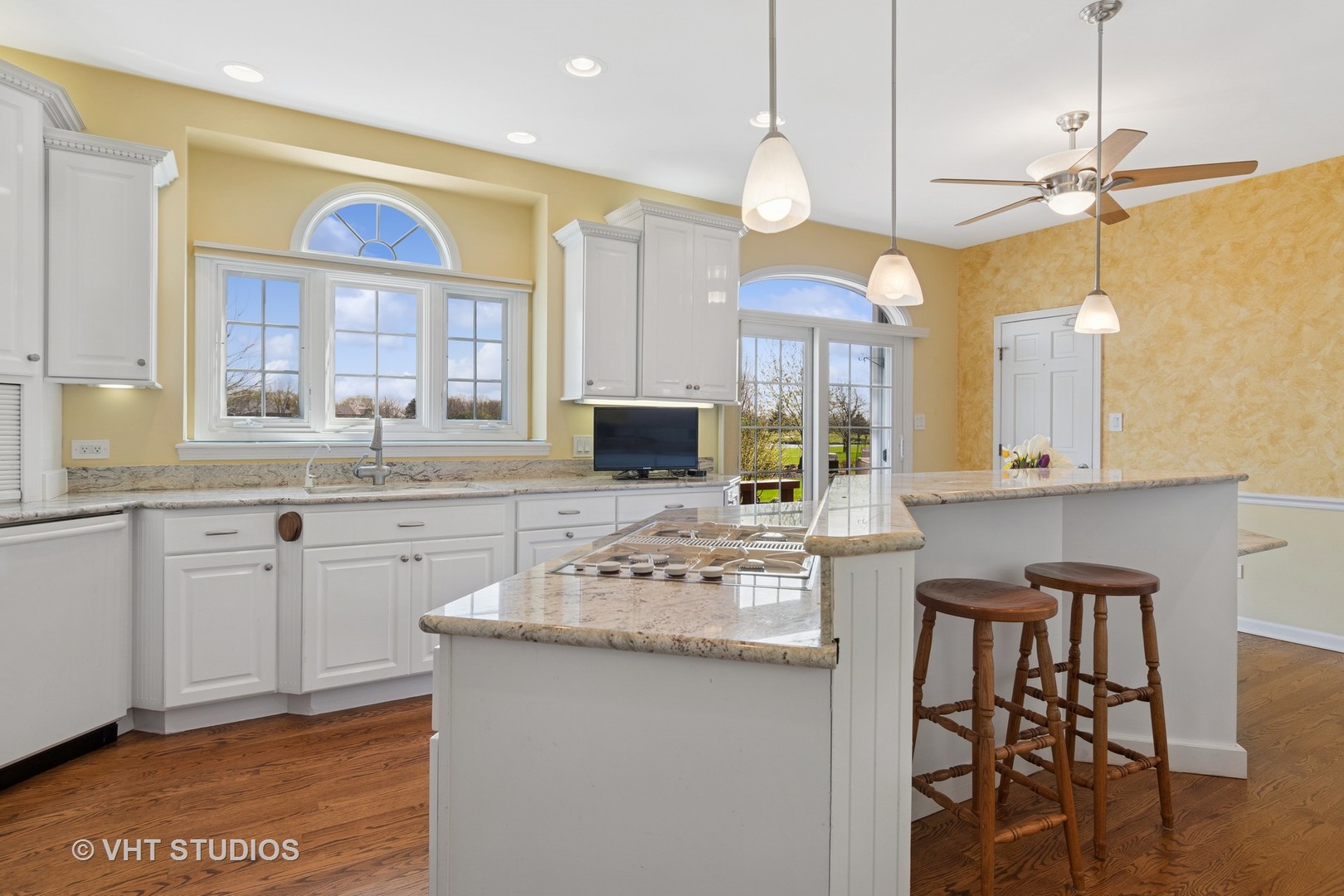 10603 Royal Porthcawl Drive, Naperville, IL 60564