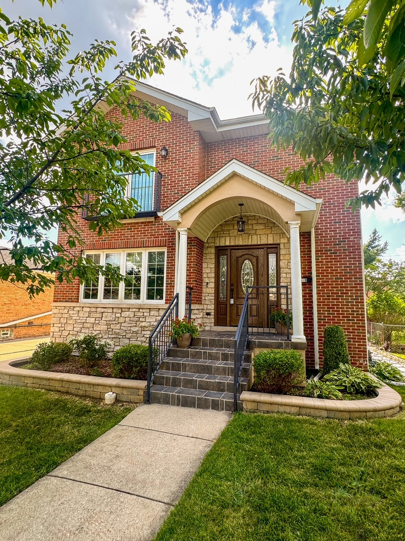 8118 N Overhill Avenue, Niles, IL 60714