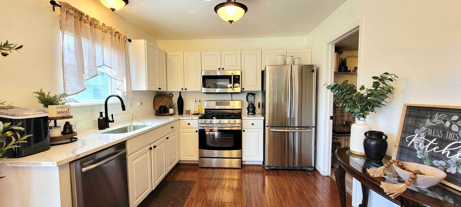 375 E Springwood Court, Round Lake Beach, IL 60073