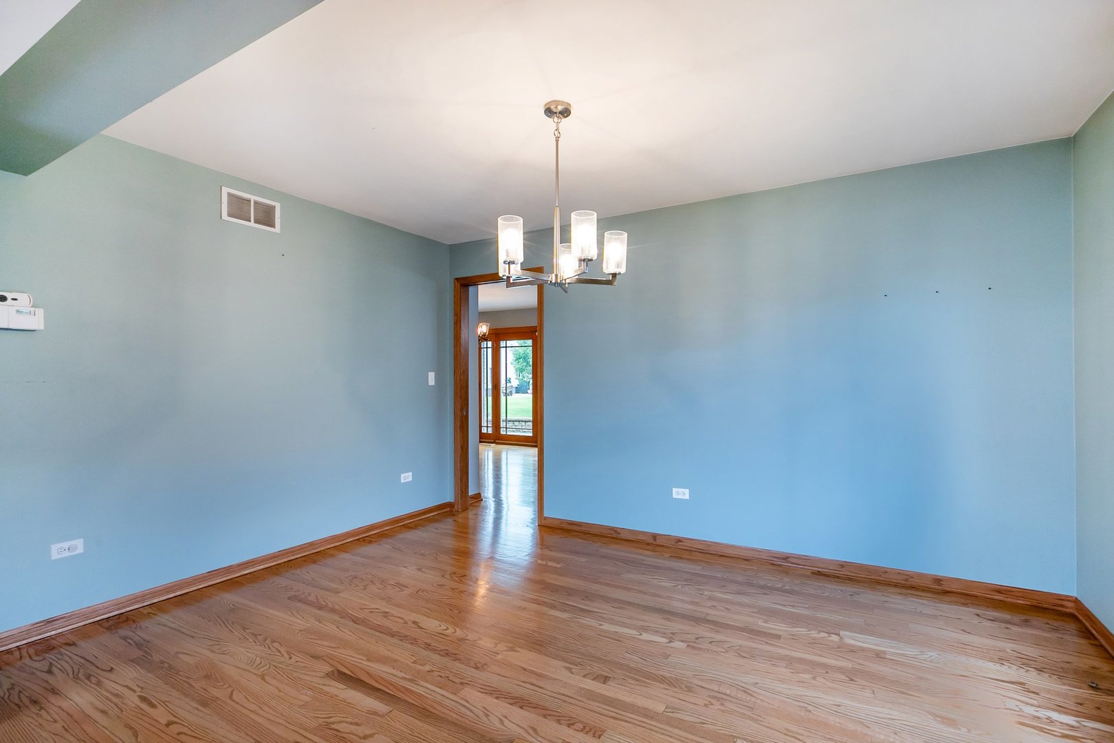 1650 Chauser Lane, Woodridge, IL 60517