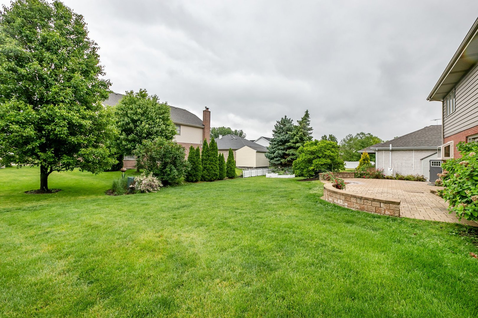 1650 Chauser Lane, Woodridge, IL 60517