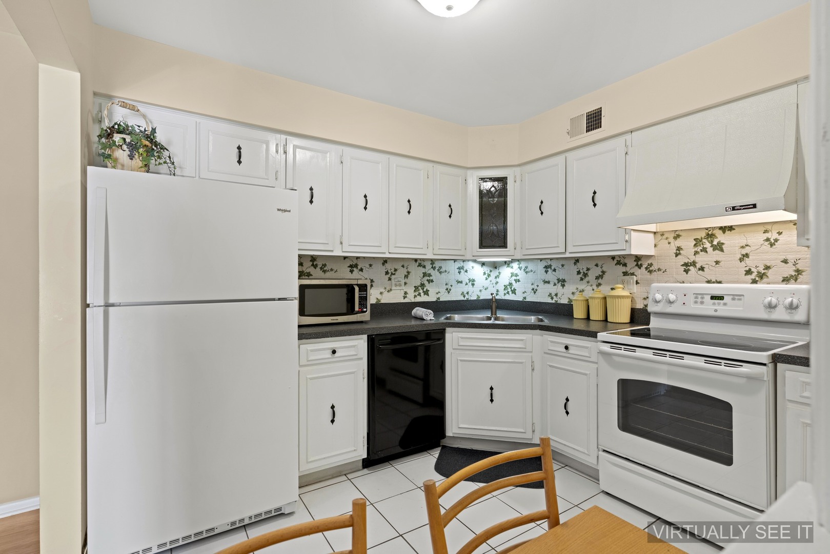 1860 W Surrey Park Lane #2B, Arlington Heights, IL 60005