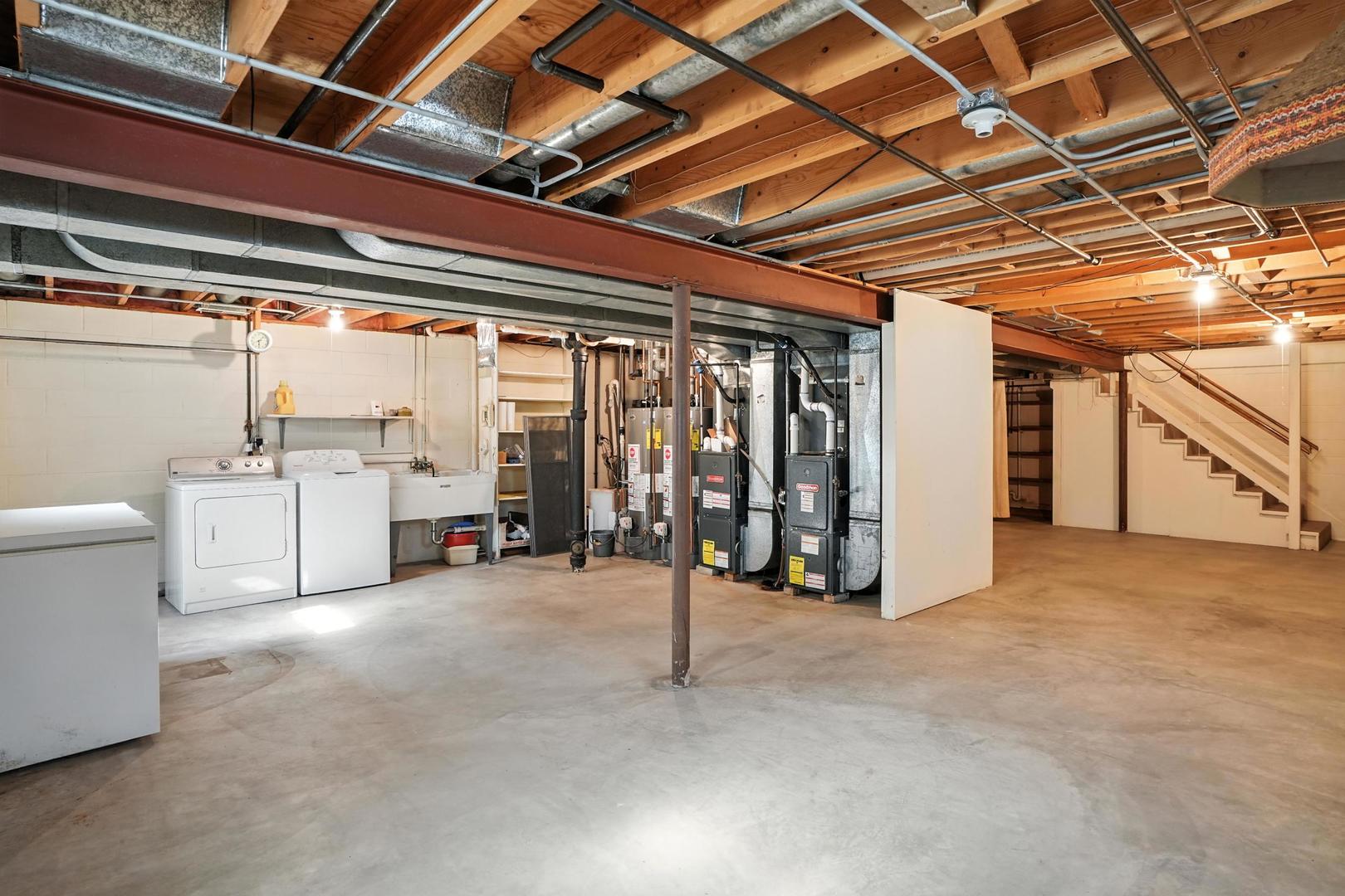 8904 Erie Street, Highland, IN 46322