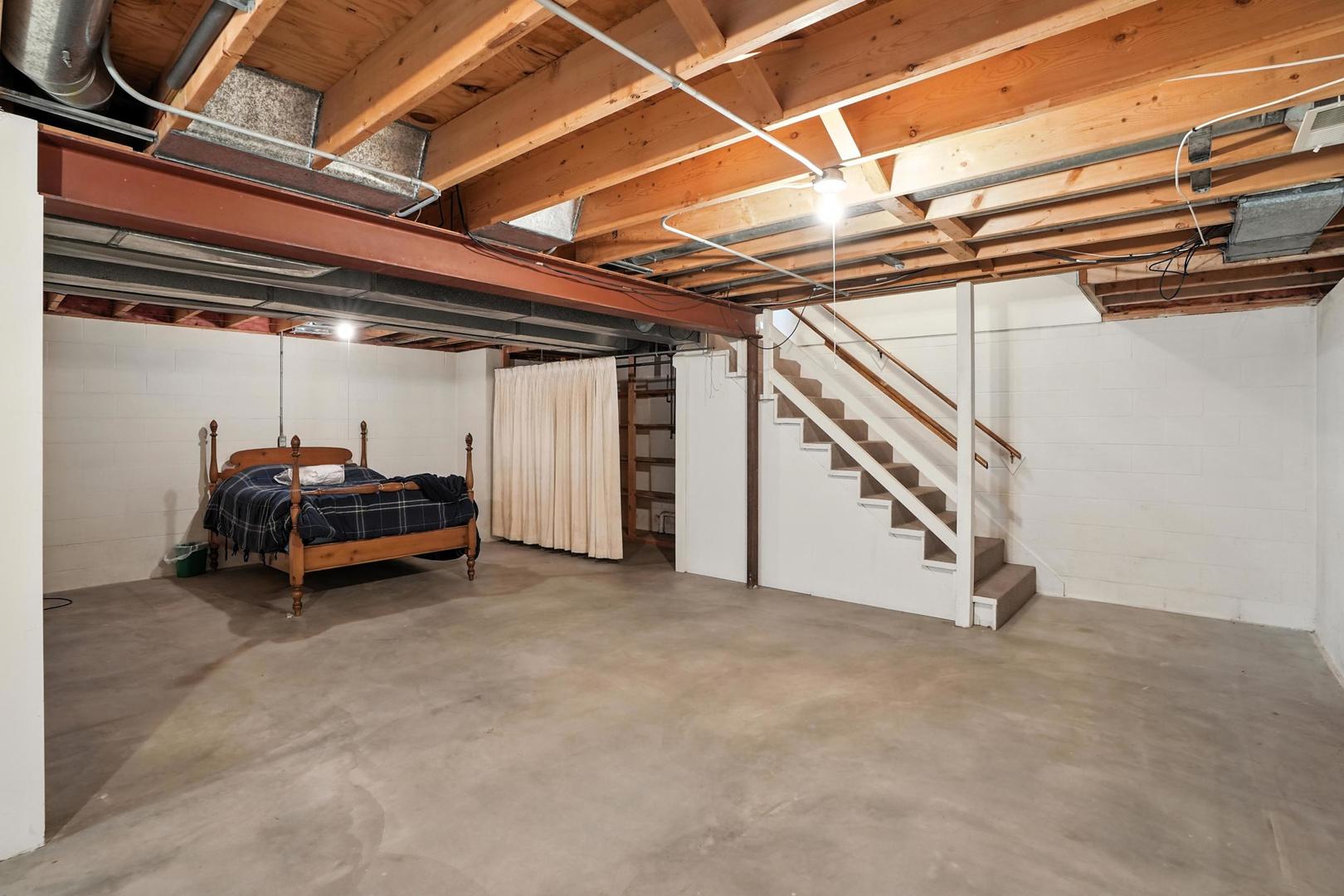 8904 Erie Street, Highland, IN 46322