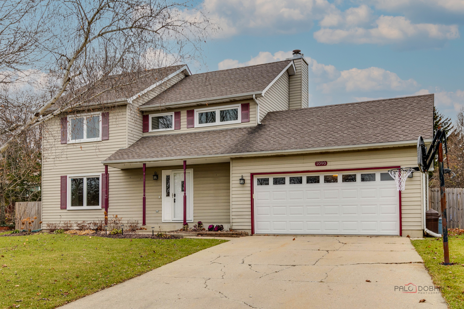 1090 Hawthorne Avenue, Gurnee, IL 60031