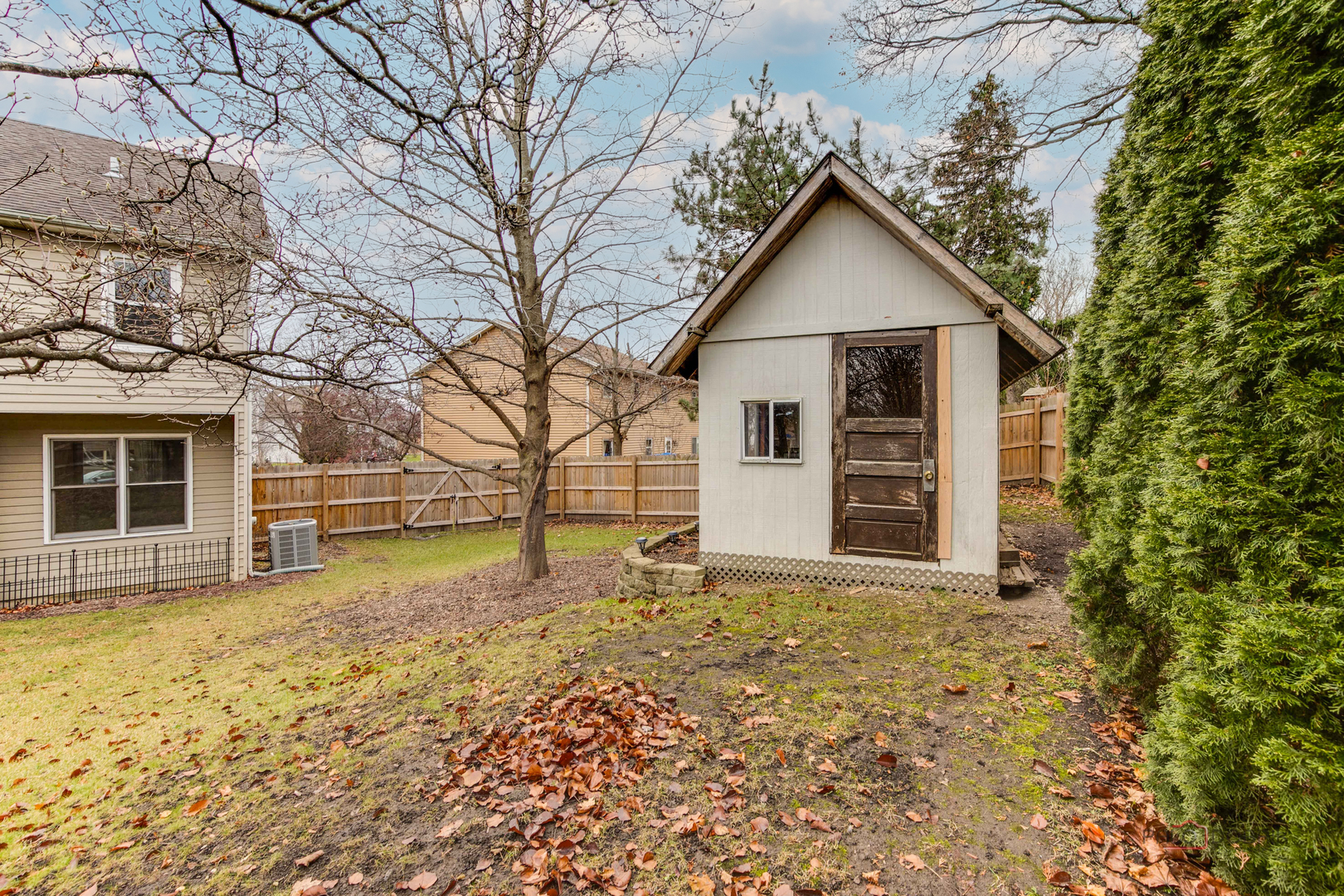 1090 Hawthorne Avenue, Gurnee, IL 60031