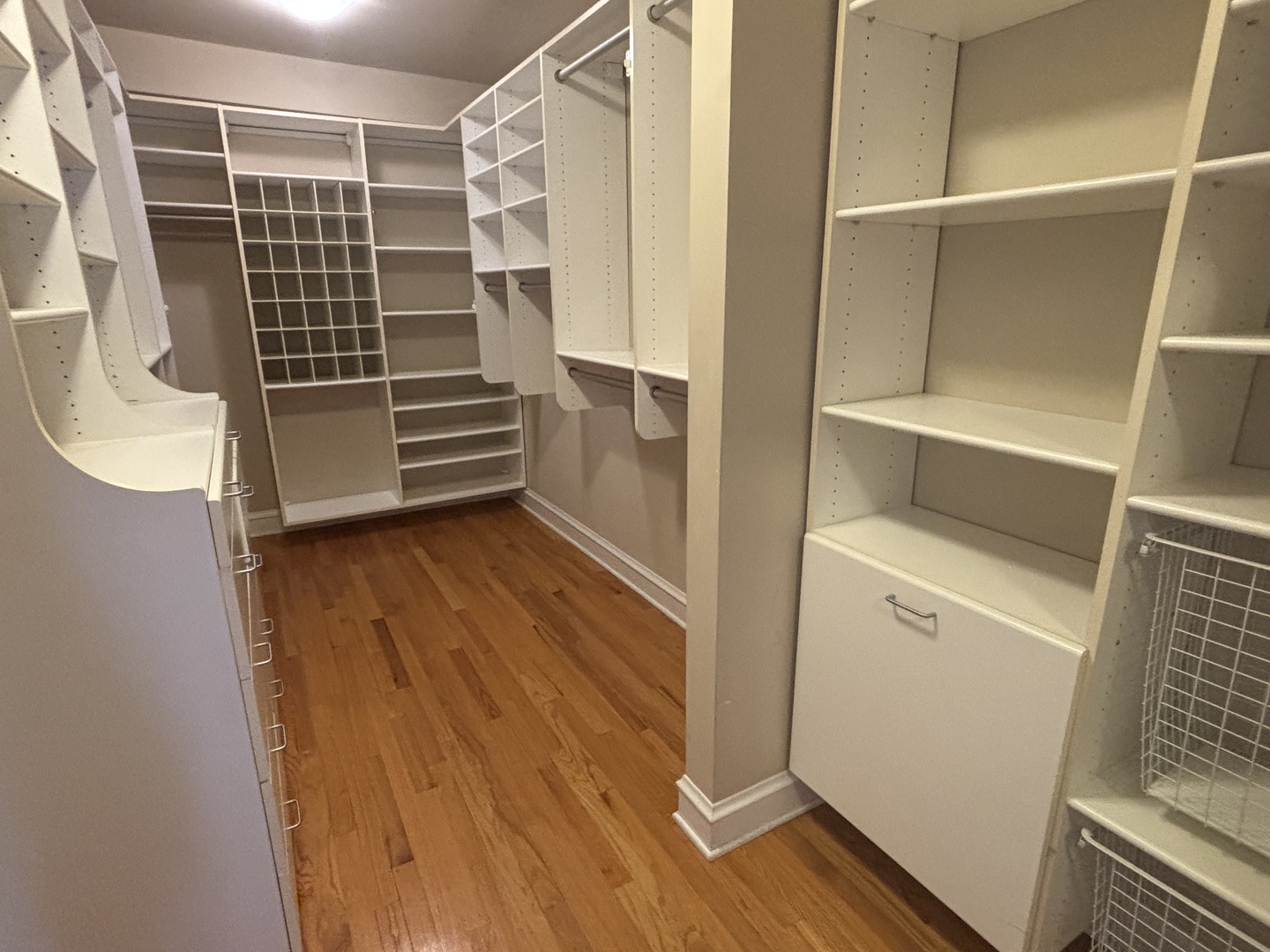 182 S Kenmore Avenue, Elmhurst, IL 60126