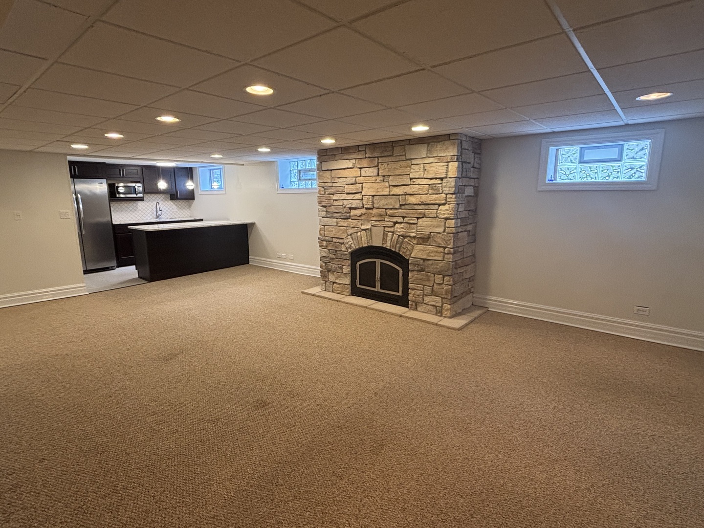 182 S Kenmore Avenue, Elmhurst, IL 60126