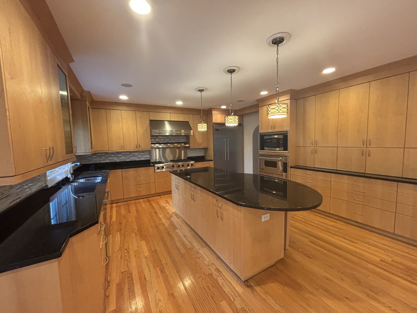 182 S Kenmore Avenue, Elmhurst, IL 60126
