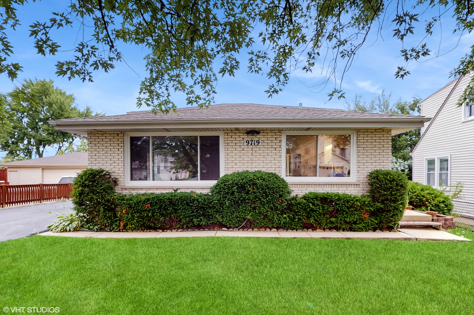 9719 S 81st Avenue, Palos Hills, IL 60465