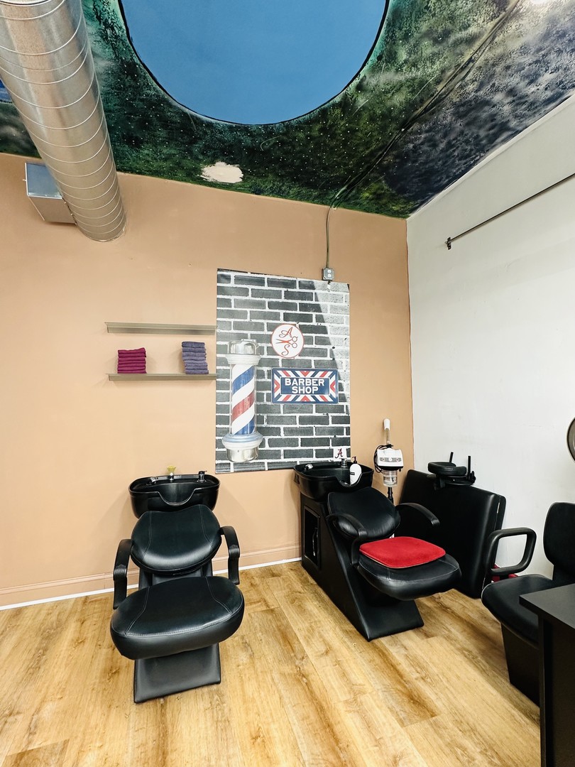2024 W Montrose Avenue, Chicago, IL 60618