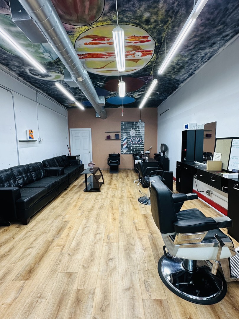 2024 W Montrose Avenue, Chicago, IL 60618
