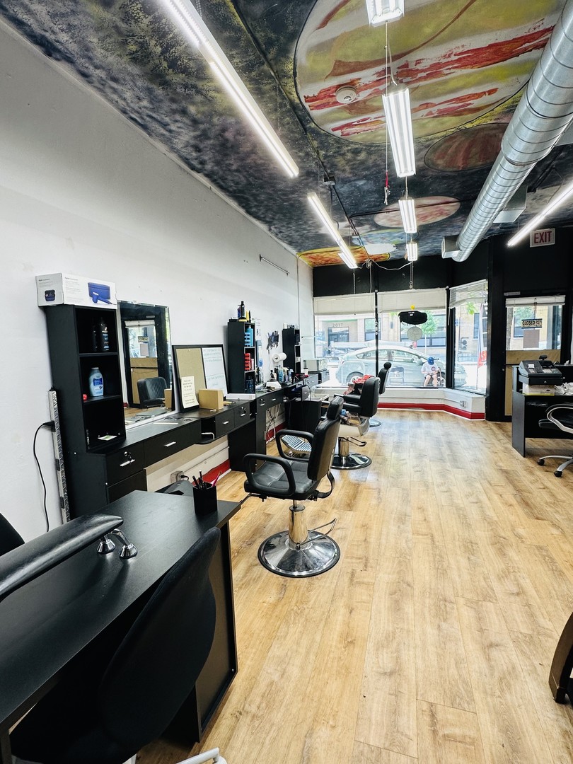 2024 W Montrose Avenue, Chicago, IL 60618